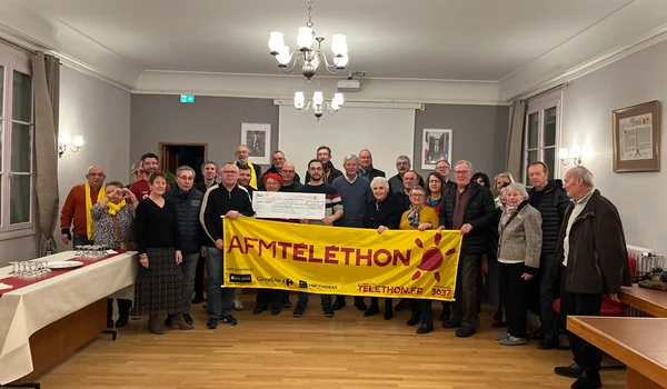 Remise du chèque à l'AFM Théléthon
