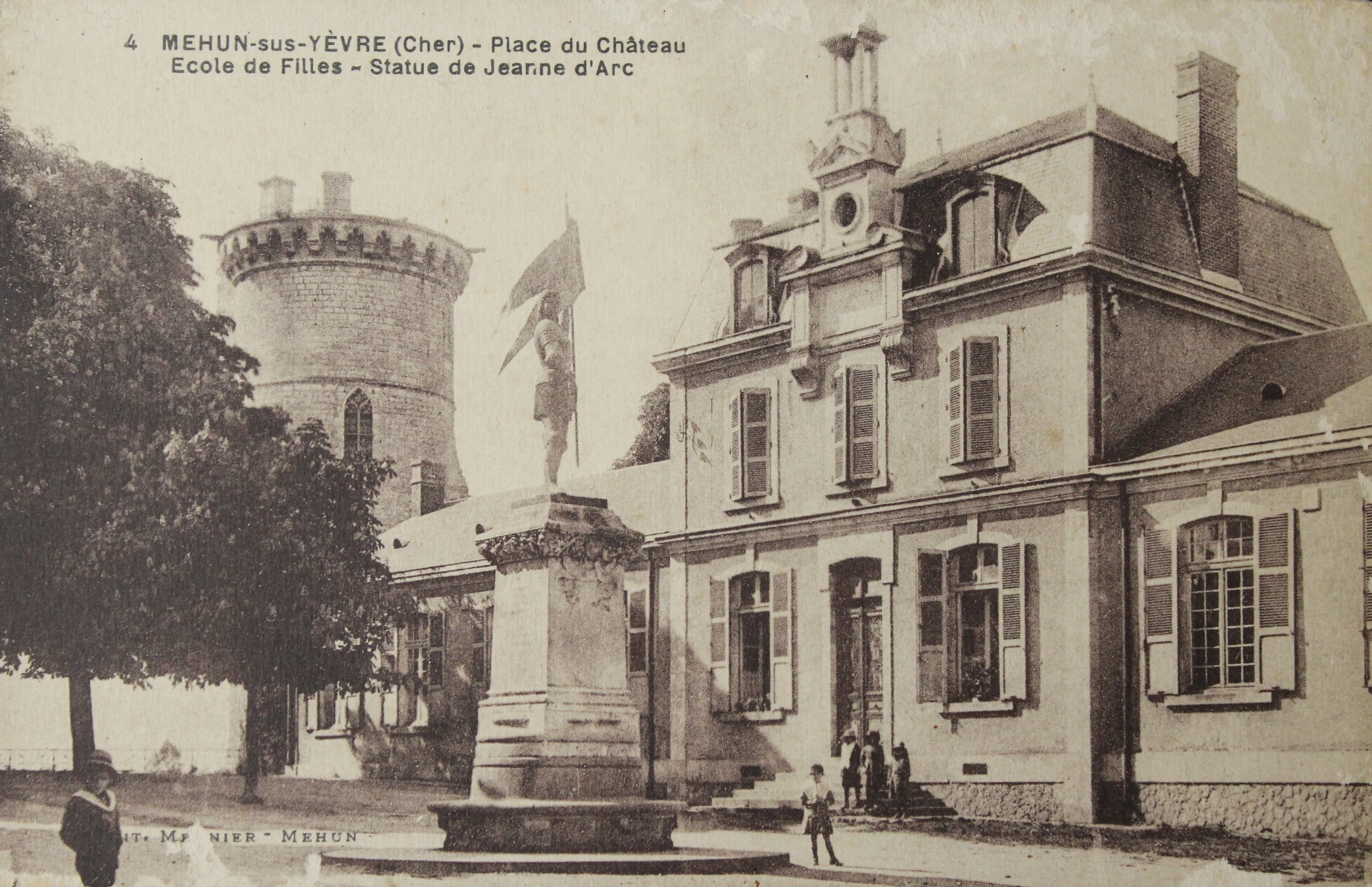 Carte postale - la place du château