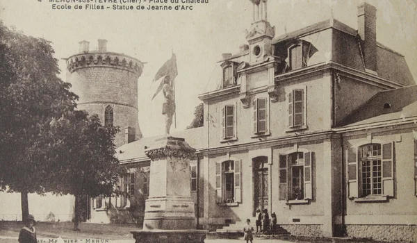 Carte postale - la place du château